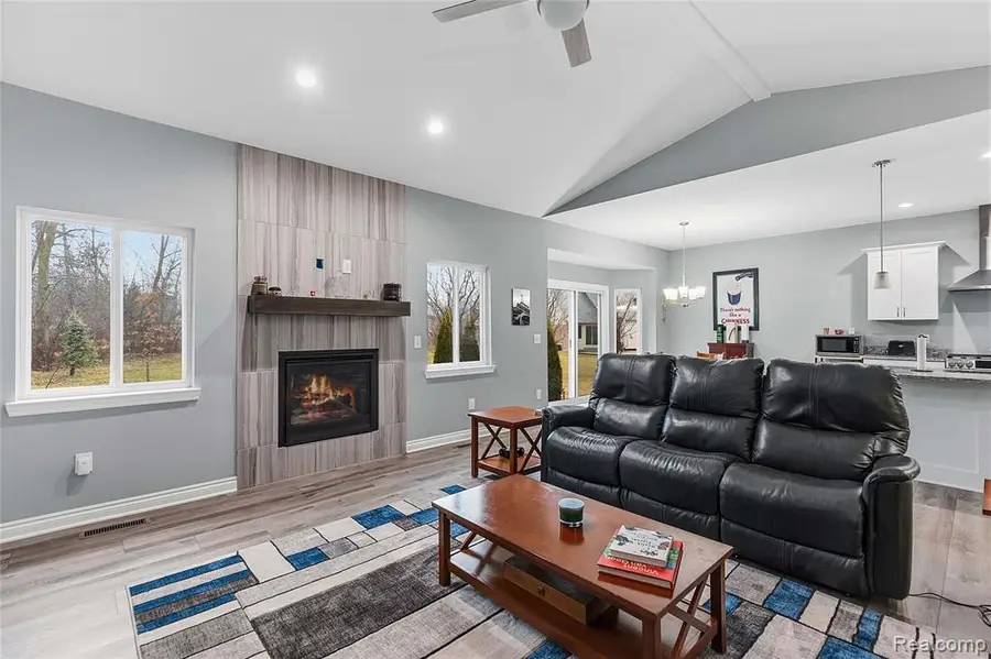 38557 Mountain Ash, Clinton Township, MI  - #2