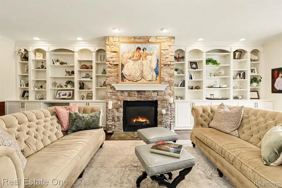 960 Hill Hollow, Milford, MI 48381 - #3