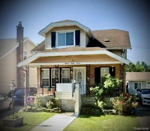 1387 University, Lincoln Park, MI 