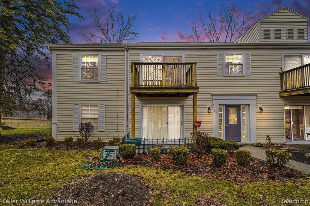 902 Chestnut Hill #E, Auburn Hills, MI  - #1