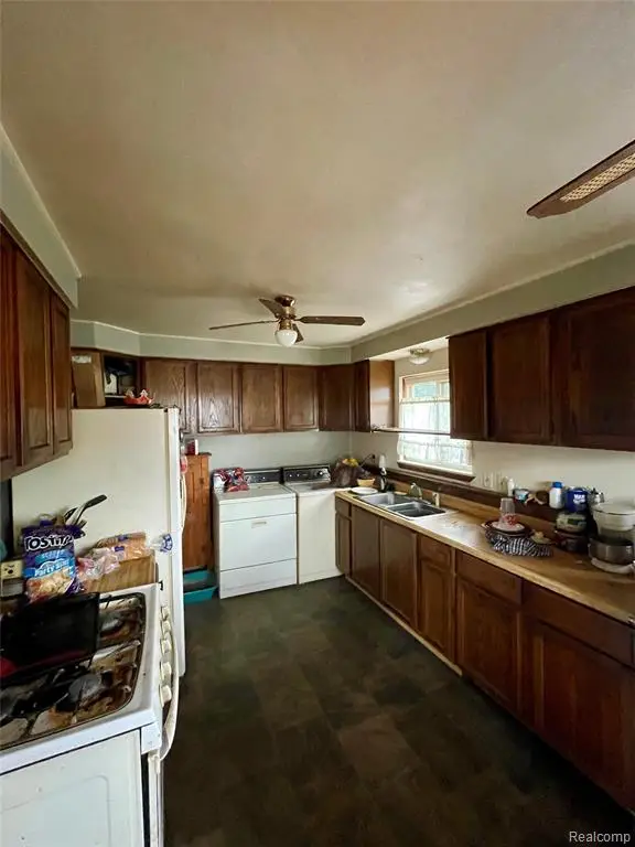 21919 Powers, Dearborn Heights, MI 48125 - #2