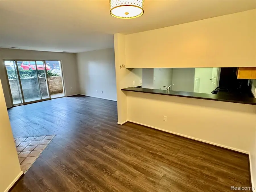 2605 Greenstone #201, Auburn Hills, MI  - #3