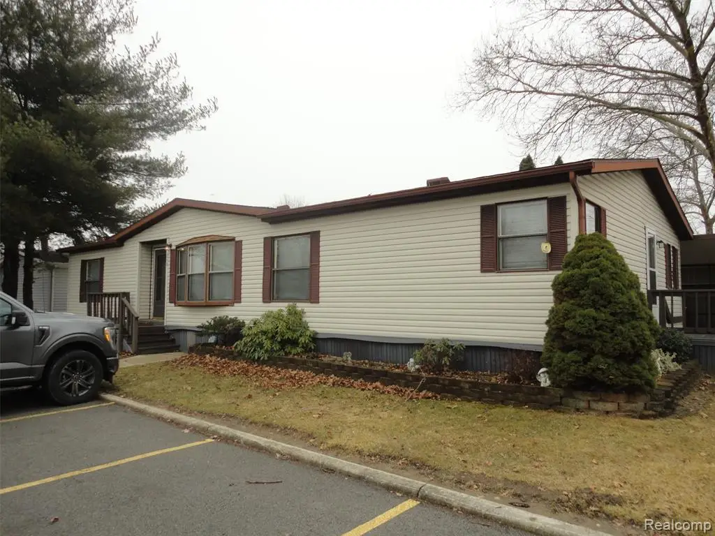 268 Highlands, Temperance, MI  - #1