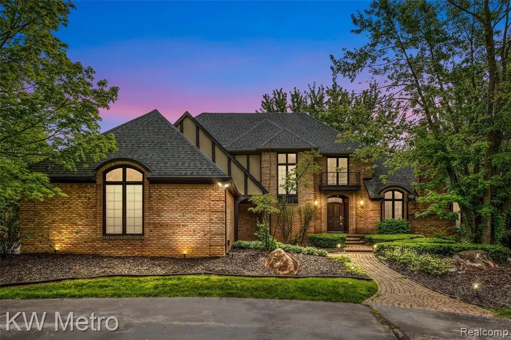 2863 Meadowood Lane, Bloomfield Hills, MI  - #1