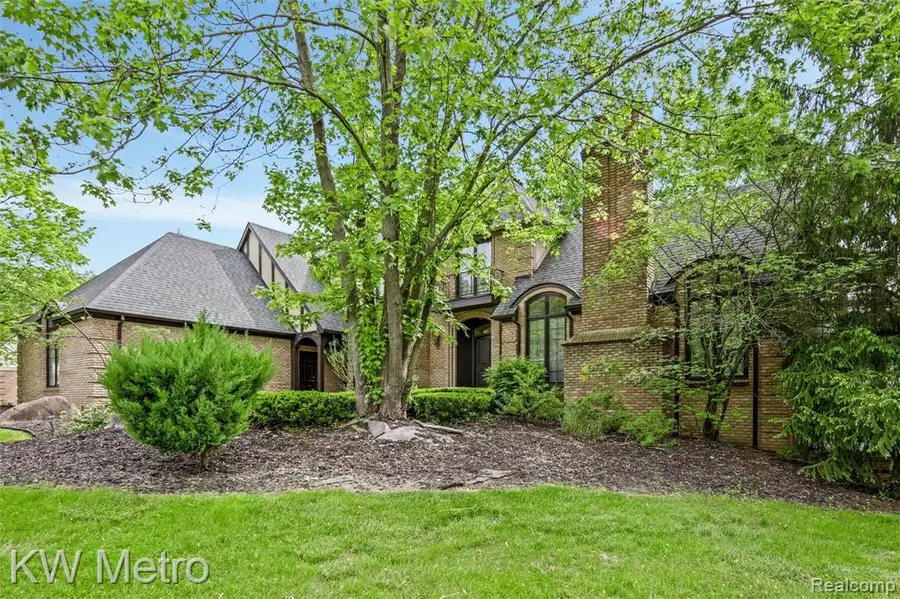 2863 Meadowood Lane, Bloomfield Hills, MI  - #2