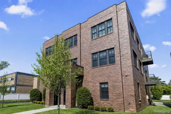 936 W 11 Mile, Royal Oak, MI 