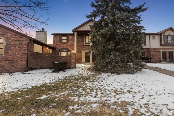 2322 London Bridge #60, Rochester Hills, MI 