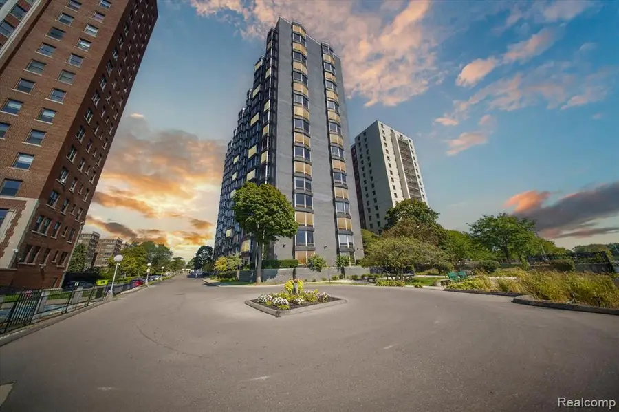 8200 E Jefferson #209, Detroit, MI 48214 - #2