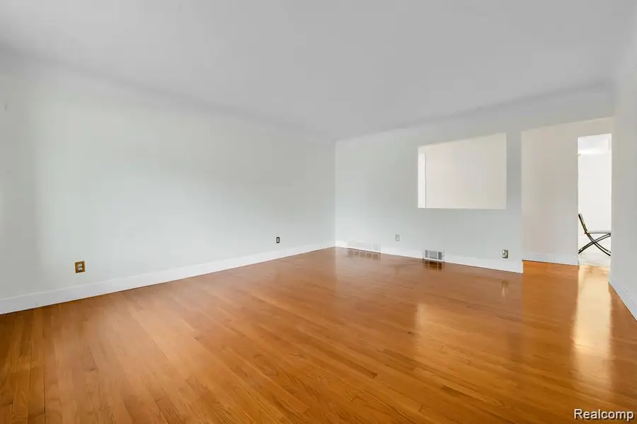 28314 James, Warren, MI  - #3