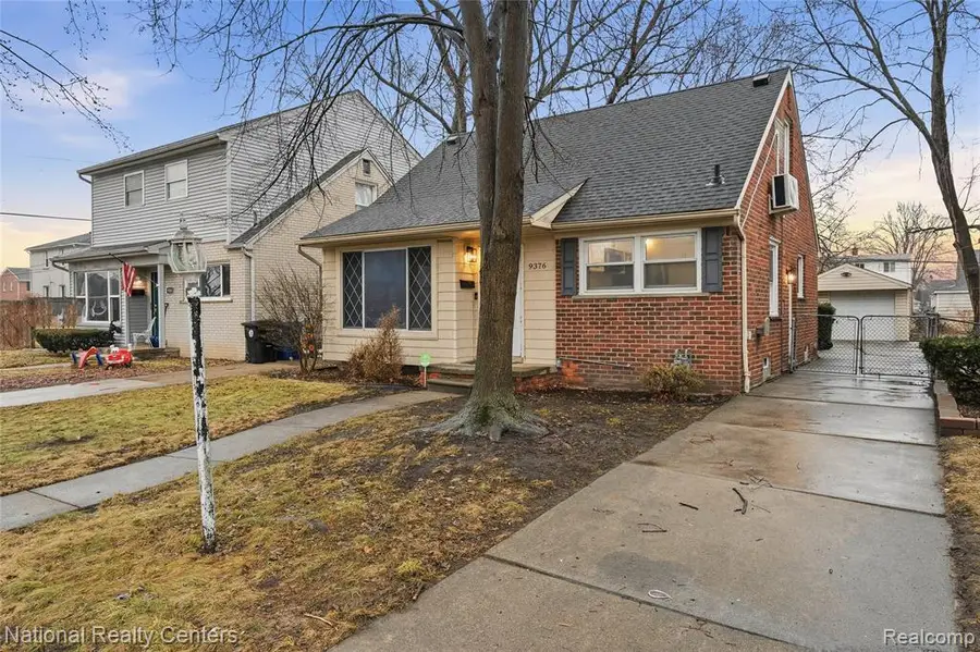 9376 Dixie, Redford, MI  - #3