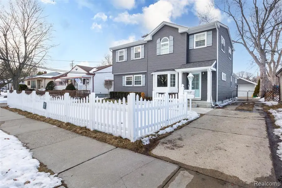 1217 Millard, Royal Oak, MI  - #2