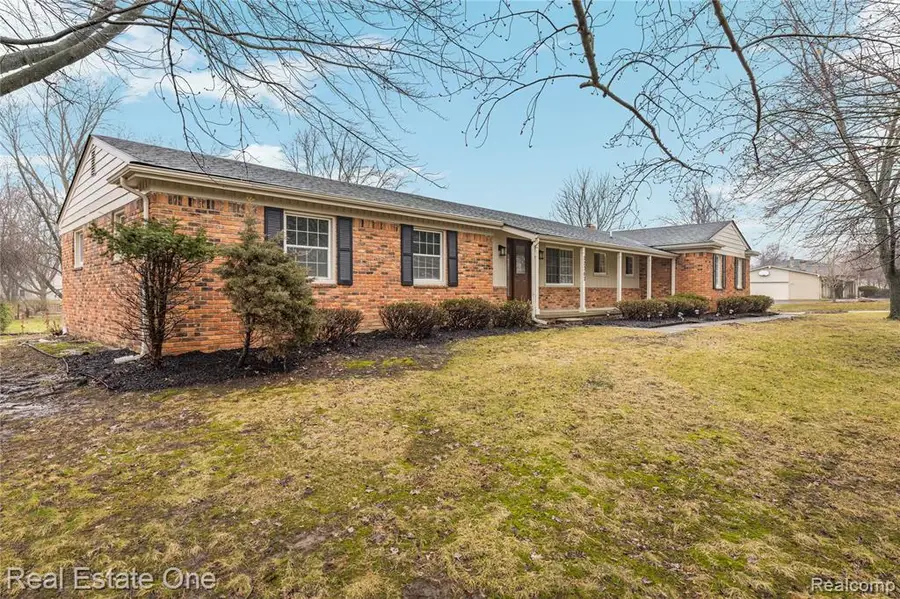 32363 Olde Franklin, Farmington, MI  - #2