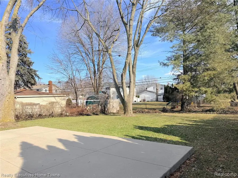 40552 Lizabeth, Sterling Heights, MI  - #3