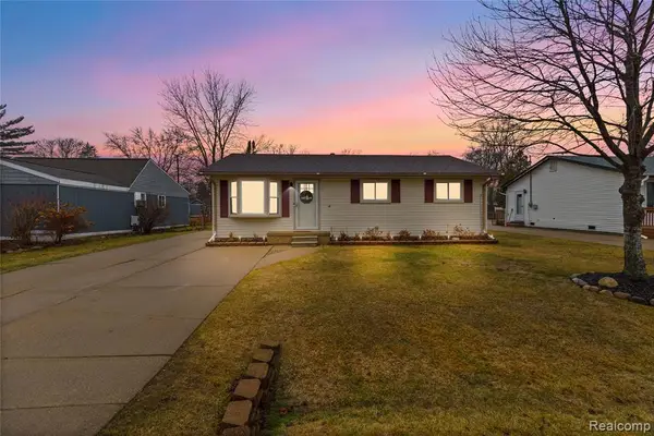 3066 Hessel, Rochester Hills, MI 