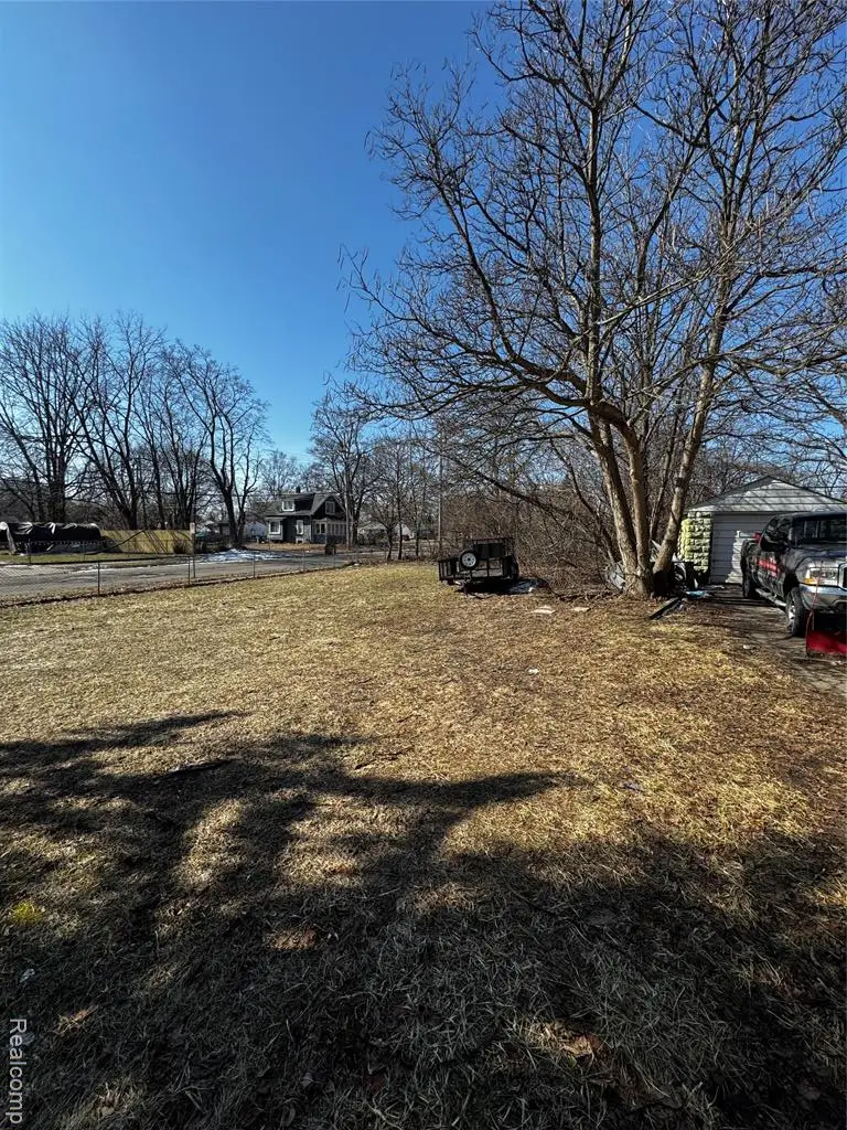 518 Howland, Pontiac, MI  - #3