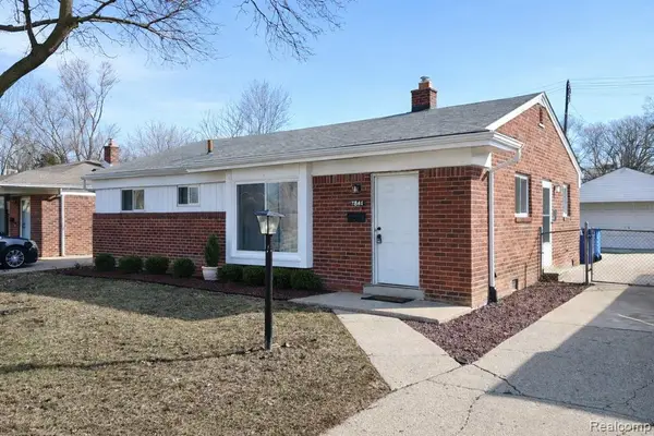 21734 Eastwood, Warren, MI 48089