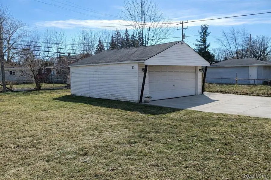 21734 Eastwood, Warren, MI 48089 - #3