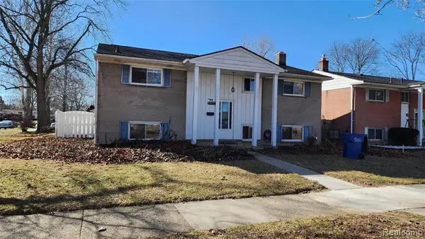 28621 Milton, Warren, MI 48092