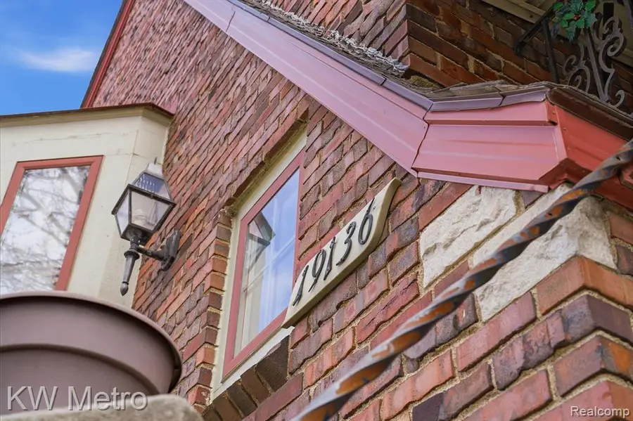 19136 Santa Barbara, Detroit, MI 48221 - #2