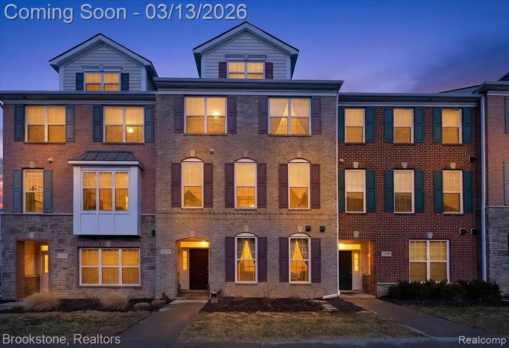 2721 S Spurway, Ann Arbor, MI  - #1