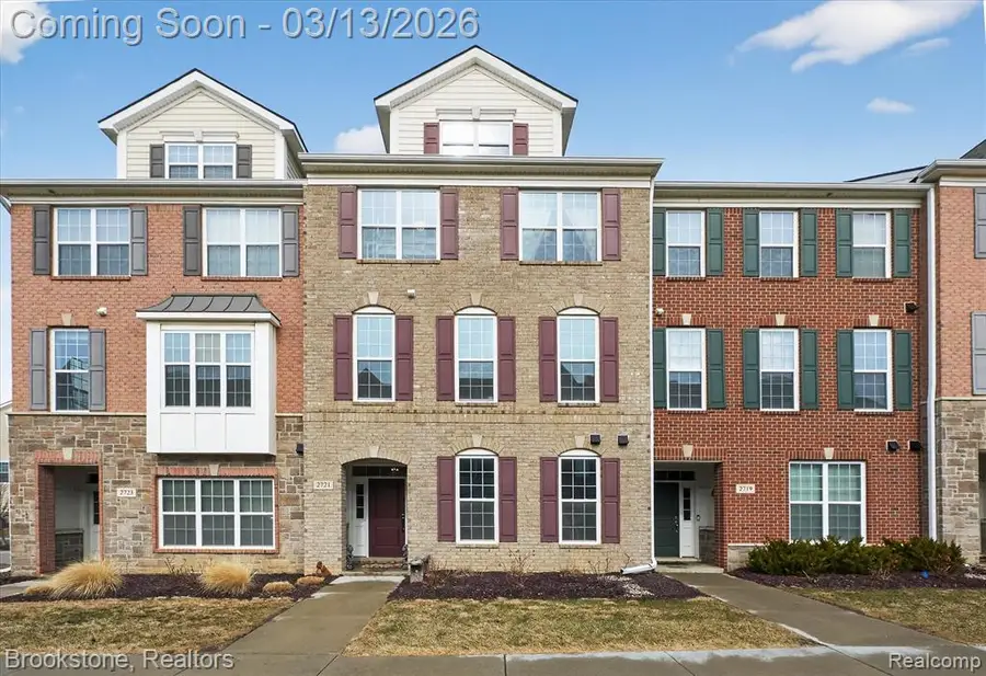 2721 S Spurway, Ann Arbor, MI  - #3