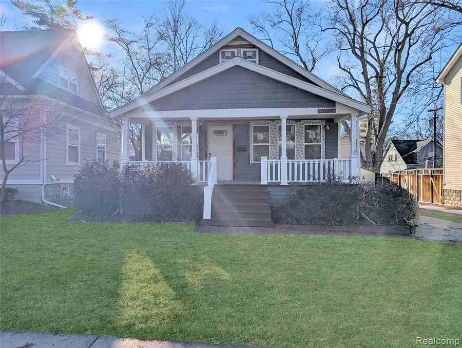 909 Hilldale, Royal Oak, MI  - #3