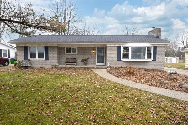 2138 Gratiot, Marysville, MI 