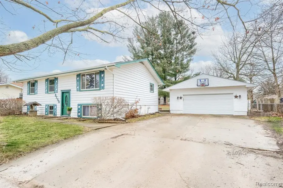 8250 Rockwood, Mount Morris, MI  - #3