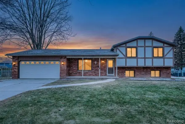 496 Central, Marysville, MI 