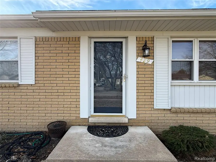 429 Cambridge, South Lyon, MI  - #2