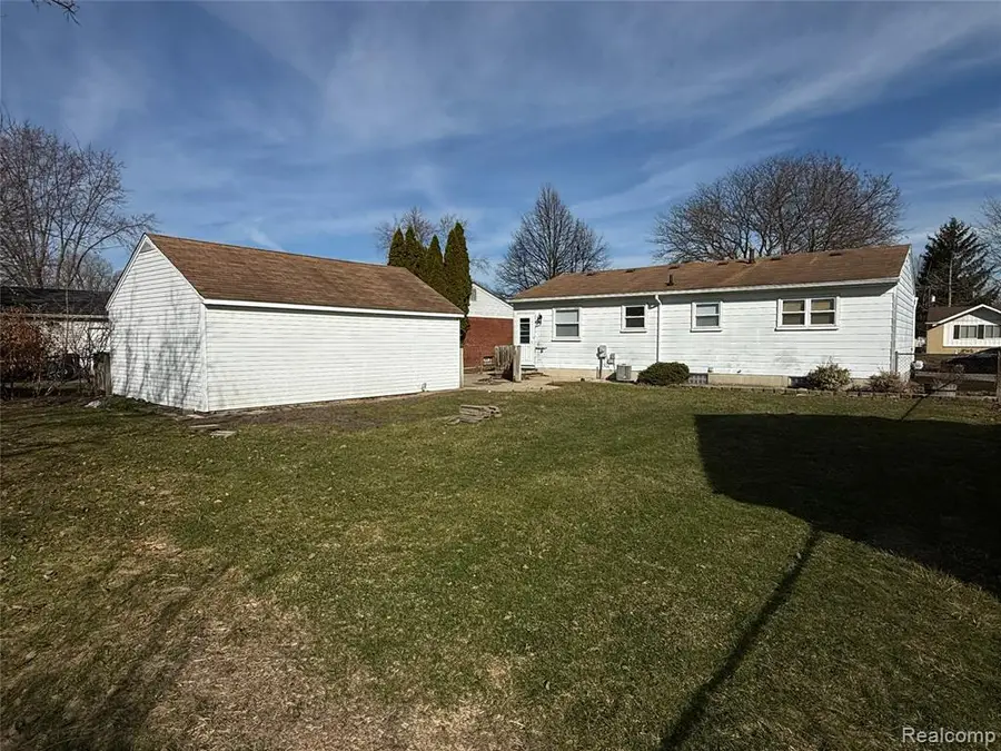 429 Cambridge, South Lyon, MI  - #3