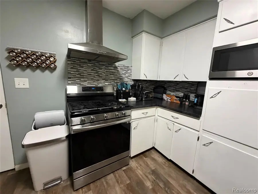 6644 Dorwood, Saginaw, MI  - #3