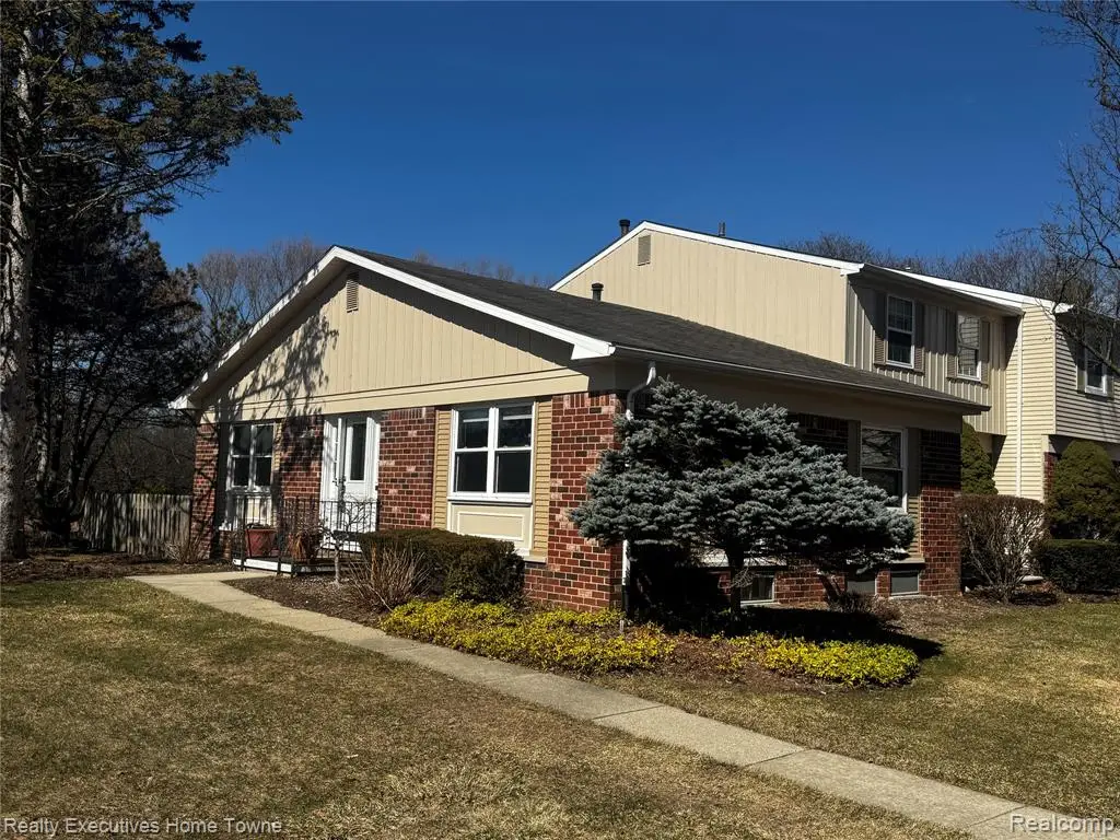 5766 Northfield #574, Troy, MI  - #1