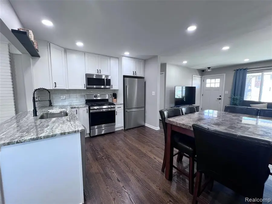 22600 Edgewater, Saint Clair Shores, MI 48082 - #3