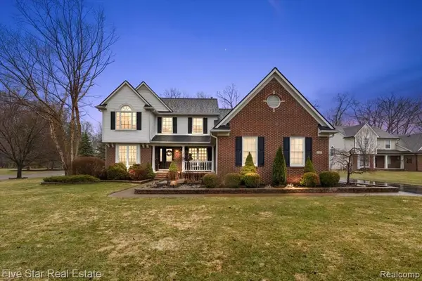 1369 Catherines, Howell, MI 48843