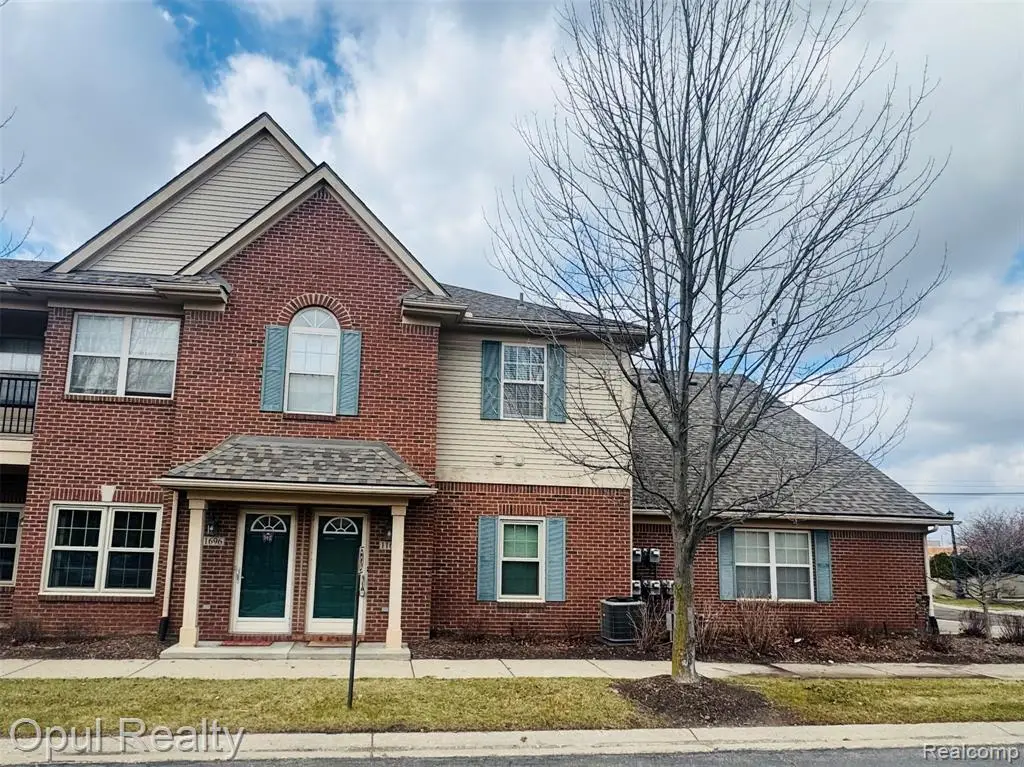 11698 Farmington, Livonia, MI  - #1