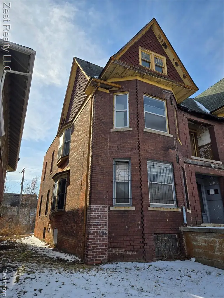 691 Clairmount, Detroit, MI  - #2