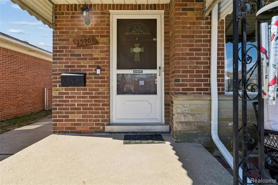 25907 Harmon, Saint Clair Shores, MI 48081 - #3