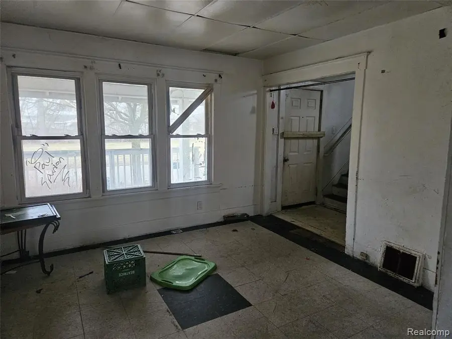 407 E 12th, Flint, MI  - #3