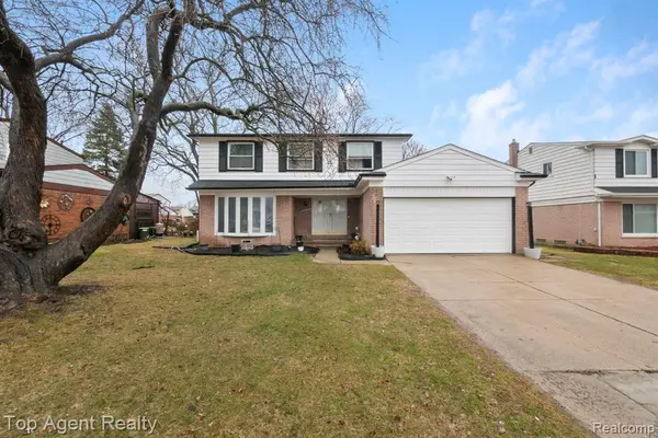 27370 Selkirk, Southfield, MI 48076