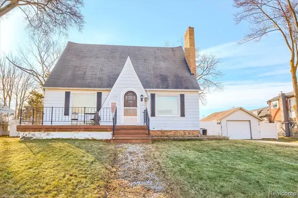 238 E Nepessing, Lapeer, MI 48446