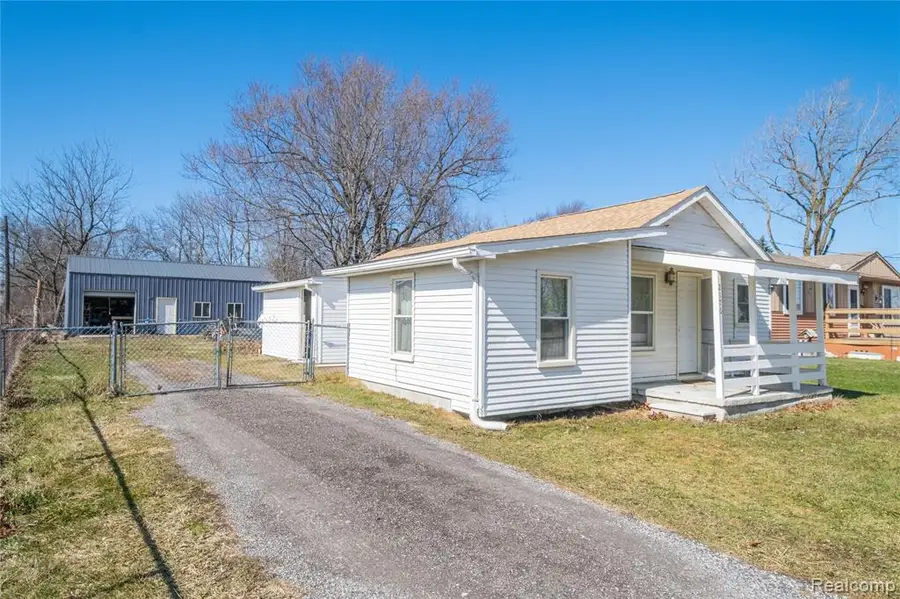 2176 Lauderdale, Flint, MI  - #2