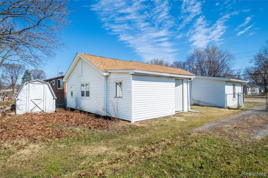 2176 Lauderdale, Flint, MI  - #3