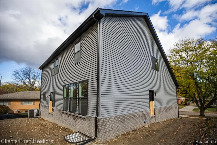 924 Carrington, Northville, MI 48167 - #3