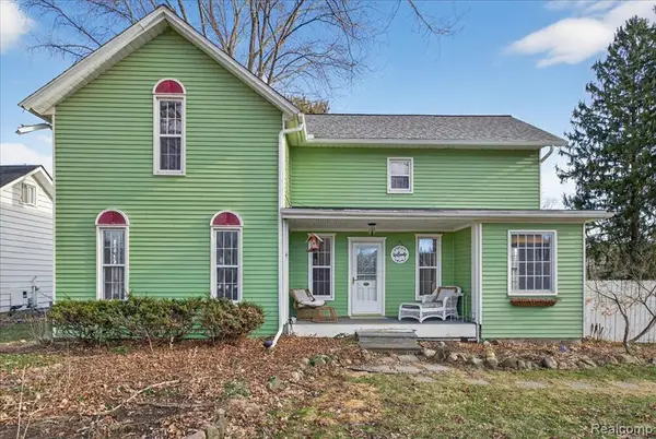 144 Franklin, Holly, MI 