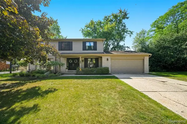 31018 Pickwick, Beverly Hills, MI 48025