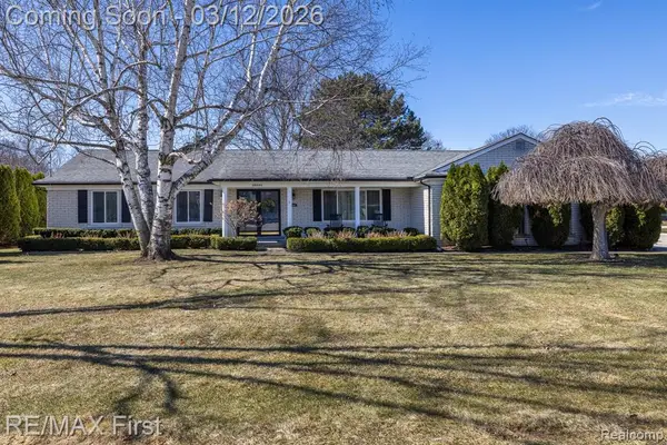 38621 Santa Barbara, Clinton Township, MI 