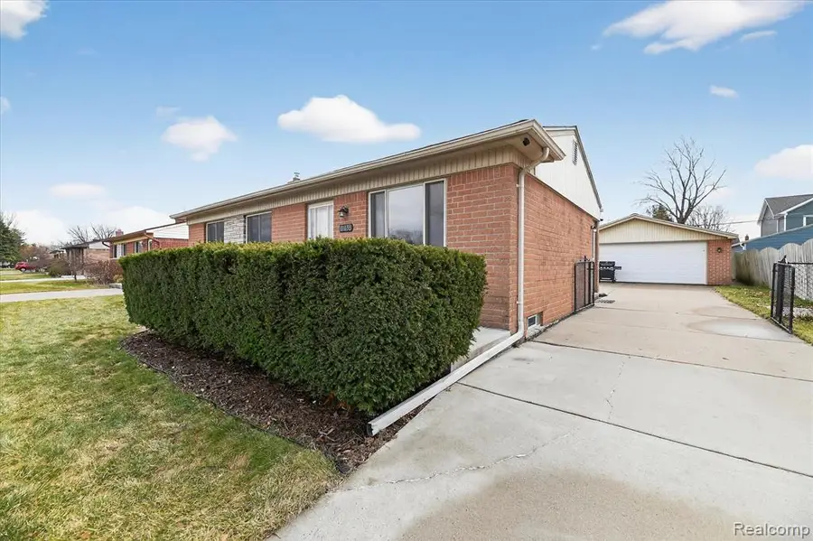 11638 Fairview, Sterling Heights, MI  - #3
