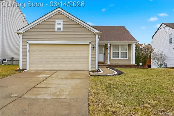 1502 Pebble Beach, Pontiac, MI 