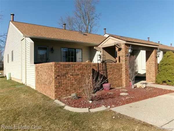 62072 York Town #1, South Lyon, MI 48178